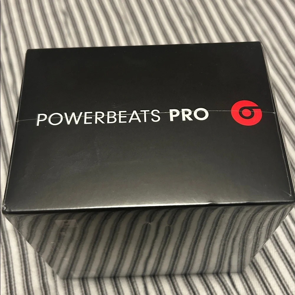Powerbeats Pro Wireless Earphones - Picture 5 of 6